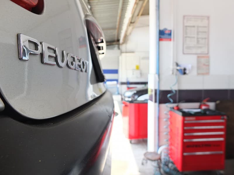 Çiğli'de Peugeot BSI Modülü Servis