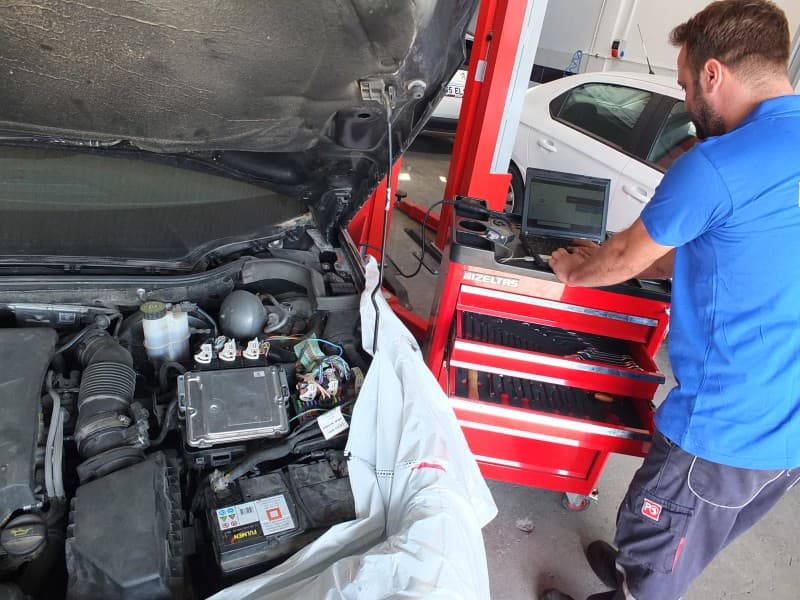 Karşıyaka'da Peugeot Kış Bakımı