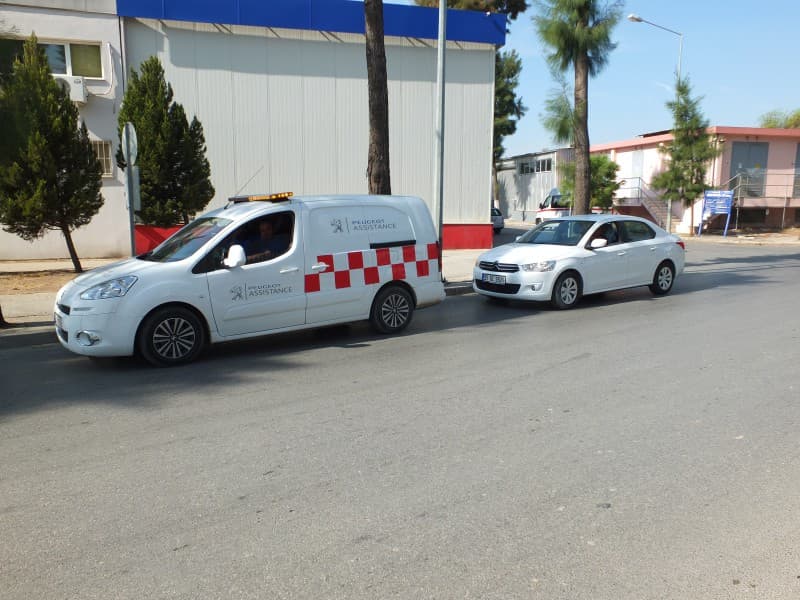Karşıyaka & Çiğli'de Peugeot Silecek ve Far