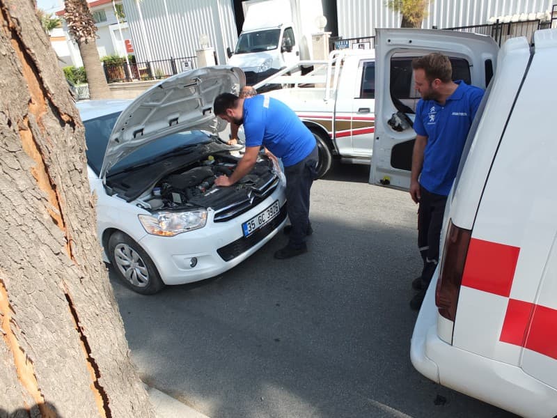 Karşıyaka & Çiğli'de Peugeot Far Cilalama